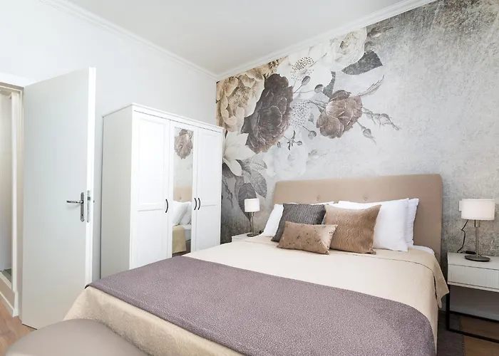 Chic Port 1br Apartment Rijeka